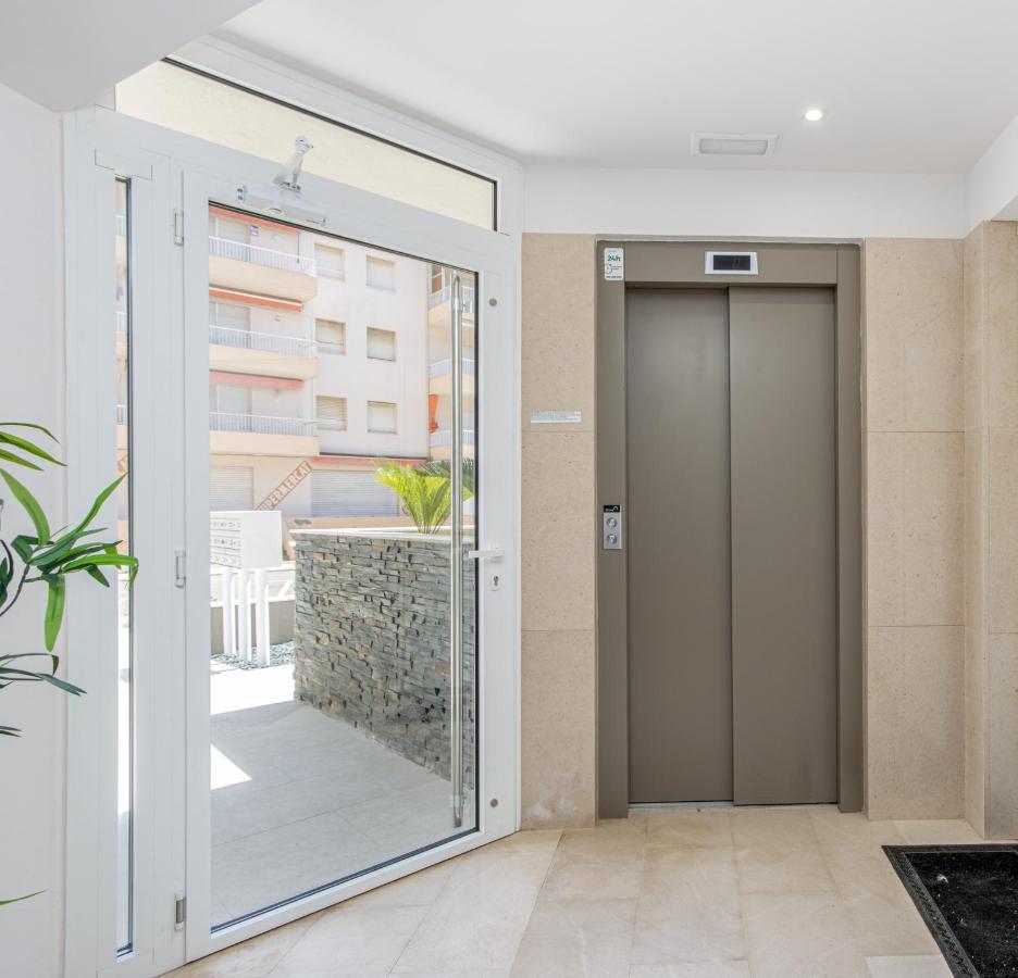 M A R I V E N T Private Terrace Apartment Roses Exterior foto